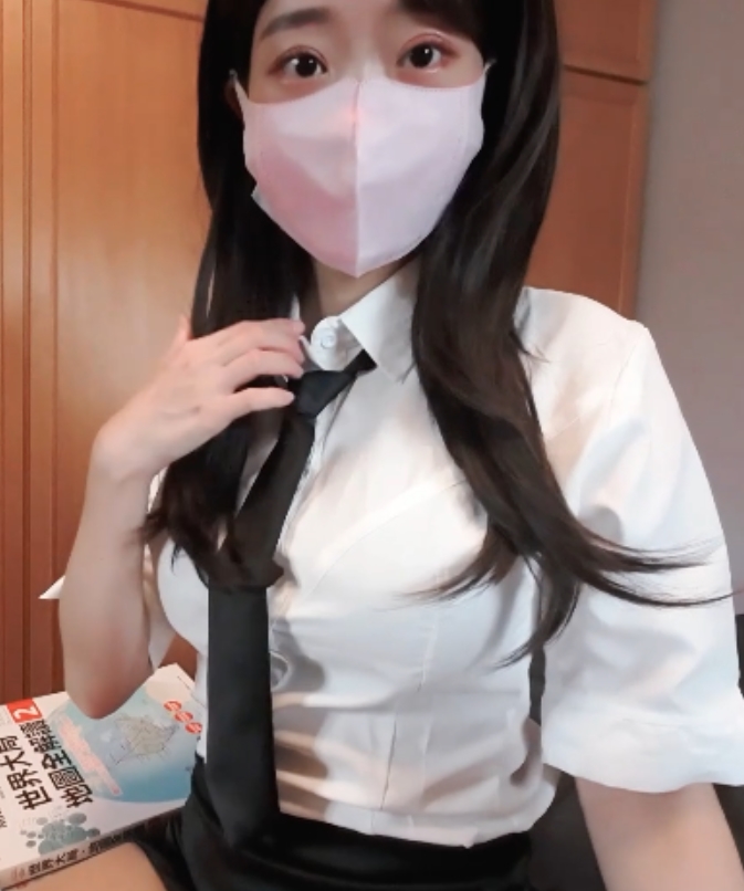 瑜伽教练Ellie激励视频合集，包含758个精彩片段，助力学生成长与收藏！