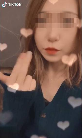 国际抖音TikTok清纯留学生私拍合集1V1.5G，男朋友无意曝光