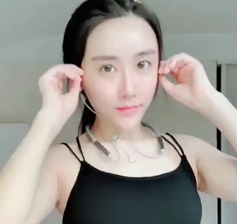 乖乖女宝儿宅女轩轩睿宝最新合集48V4.54G，诱惑你