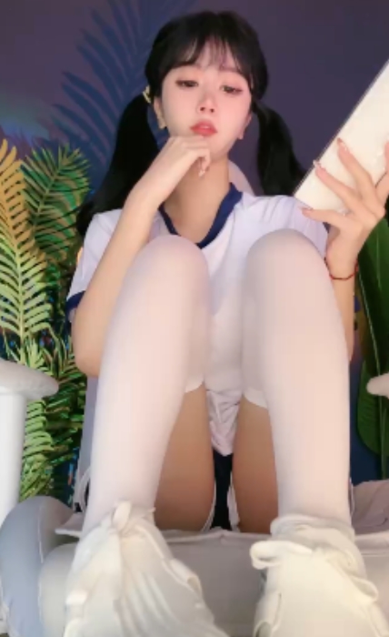 维妮剧情丝足40v推特合集33.6G诱惑十足