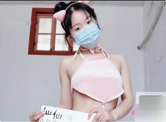 网红DJ小草莓私密作品集27部50G肉感爆炸