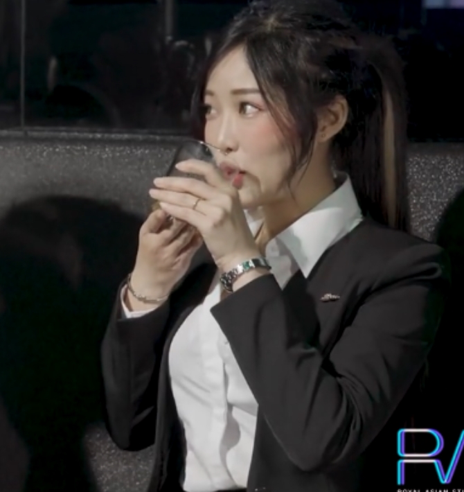 抖音露娜劲爆视频合集15部9.1G火辣辣