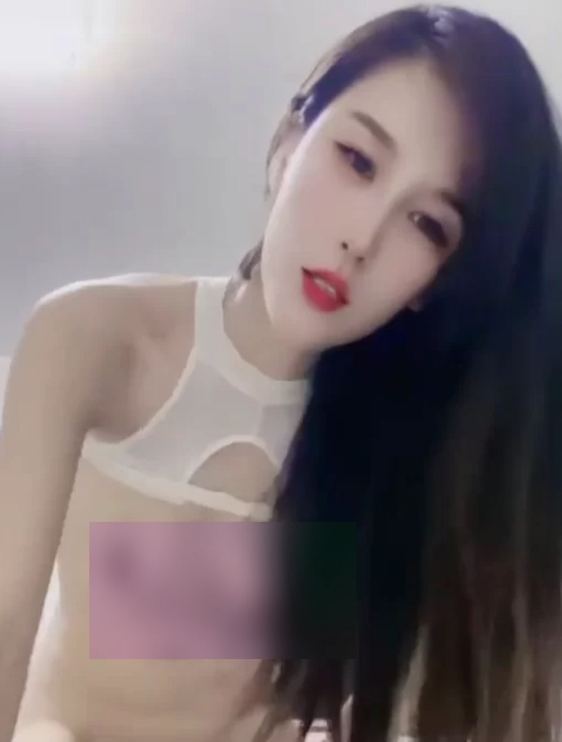 萌小萌抖音定制自擦热舞18部226M骚气冲天