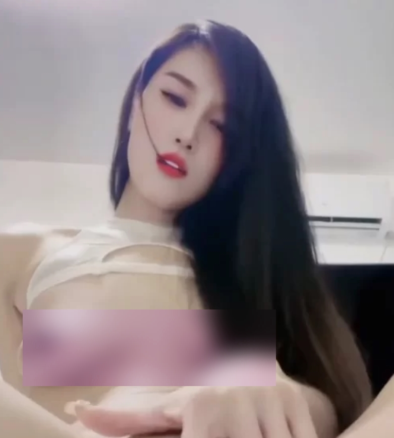 萌小萌抖音定制自擦热舞18部226M骚气冲天