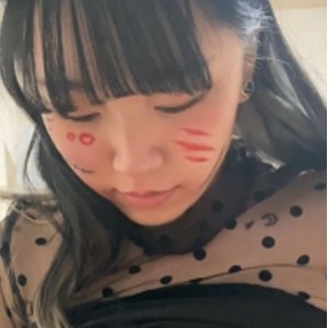 秀人山峰学妹情侣卧室视频4部1.4G够劲爆