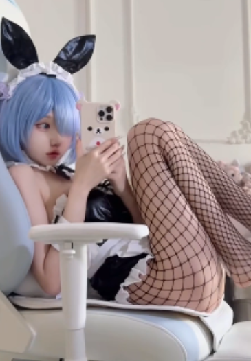 [失败]：{error:{message:当前分组default上游模型deepseekr1slow负载已饱和，请稍后再试(requestid:202507170319103828391022940409),type:v_api_biz_error,param:429,code:bad_response_status_code}}