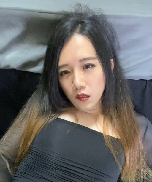 磁力链TS@CharlotteNiya深夜向情感合集129部18g银灰短发喉结震颤含7场夜聊双人游戏+吃棉棒哽咽实录