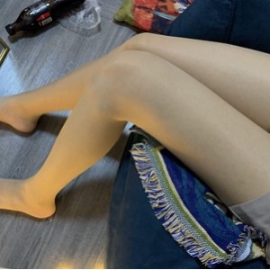 朋友圈蜜蜜桃足系列私拍1808V+908P52.4G珍藏版