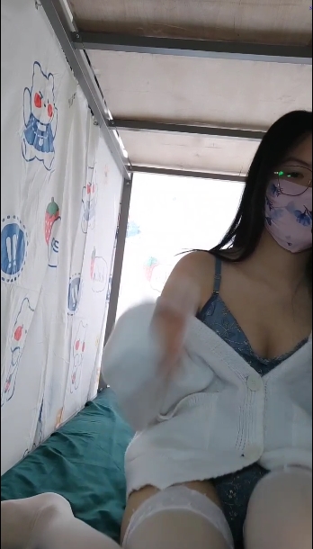 廊坊01年学妹宿舍直播秀1V509M青春躁动