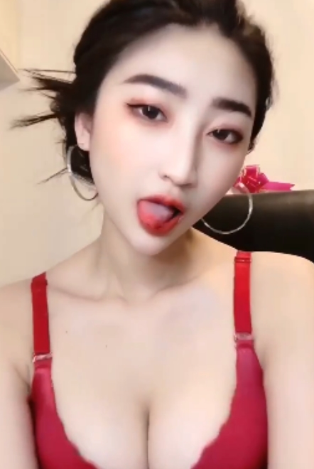 小师妹快手私人订制合集11V9.8G超火辣