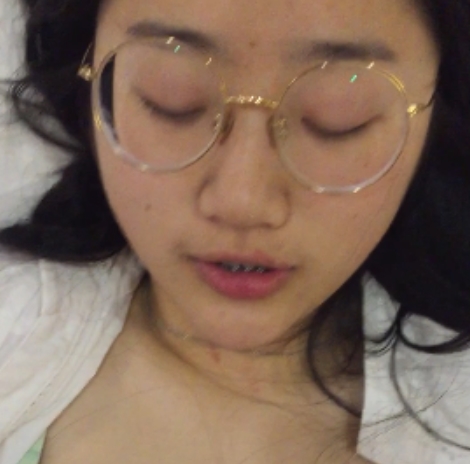 推特小冰眼镜妹日常合集6部2.45G真会玩