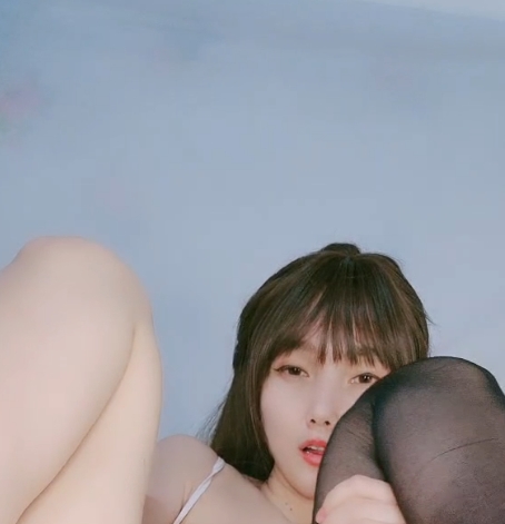 宿舍妹小英热舞私录合集38部35G蜜汁视角