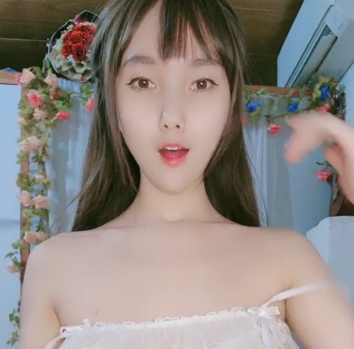 宿舍妹小英热舞私录合集38部35G蜜汁视角