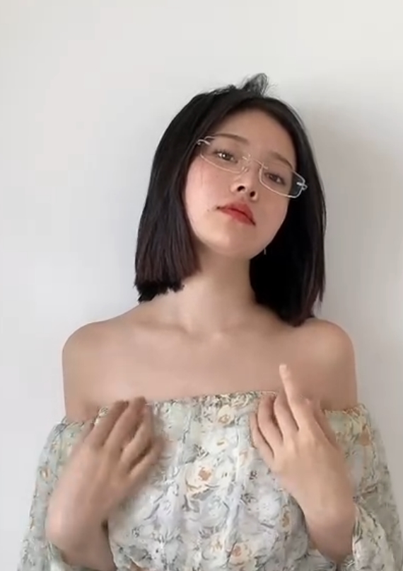 INS年年绝密作品104套32.7G优质肉感