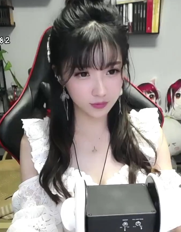 小女巫露斗鱼直播录屏37部37.4G深夜补档