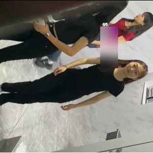 街拍神秘姐妹团如厕实录183.7MB绝密展示