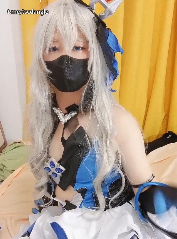 伪娘双人探戈水银灯布洛妮娅1部628MB湿身诱惑