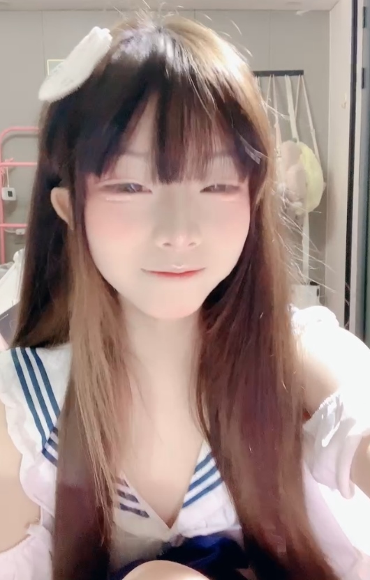 呆呆萝双马尾直播实录99部134G有尺度