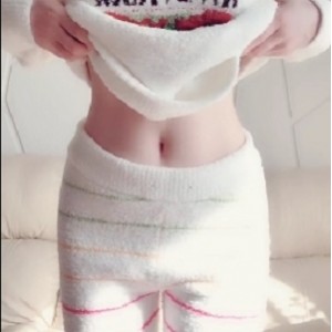 网络红人冰城果果私拍合集965M多V多人游山峰少妇肤白貌美