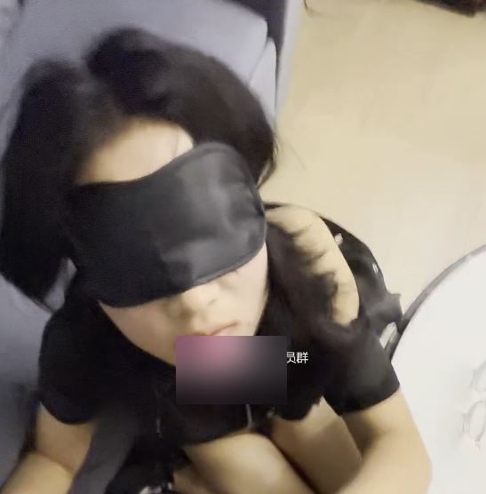 反差嫩妹小静688.6MB指教视频展示清纯学妹大变身