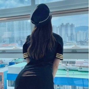 898MOnlyfans反差queenseoa私拍10部吃瓜颜值天花板