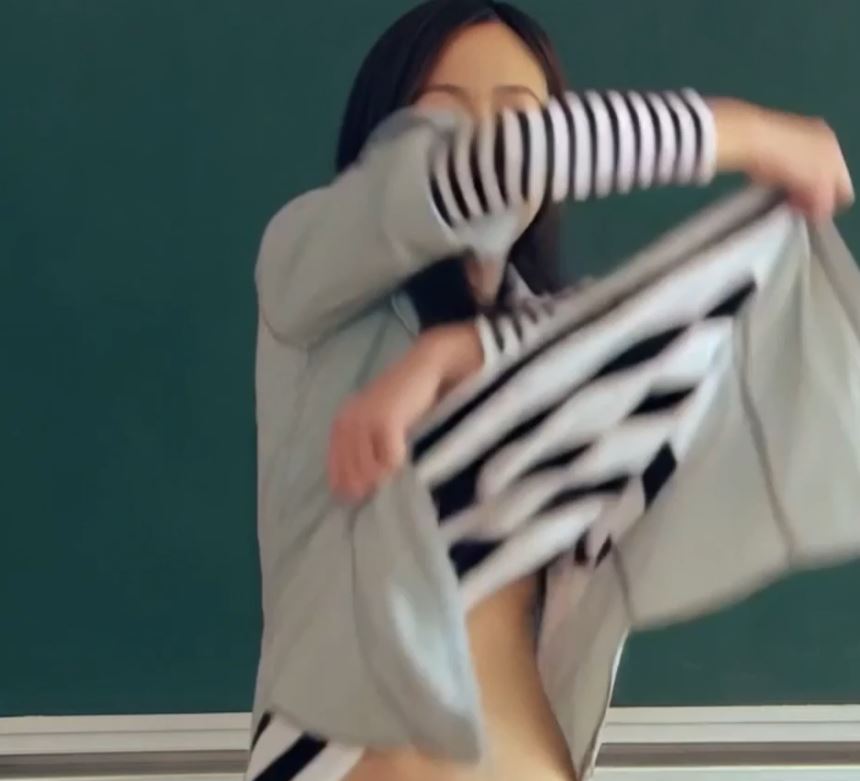 爱情公寓AI魔改大人版无水印1V660M记忆女神嘴艺互动顶不住