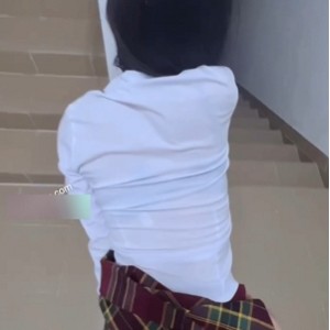 楼道JK小皮鞋狐尾黑丝900M绝美