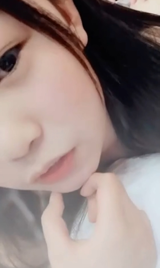 01年小妹勾引师傅劲爆合集38部7.4G太诱人了